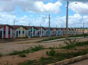 Menor de 16 anos é alvejado a tiros na frente de sua residência