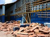 Parte do teto de escola municipal desaba em Arapiraca. Um aluno ficou ferido