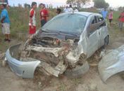 Após capotamento, duas pessoas ficam feridas na AL-220