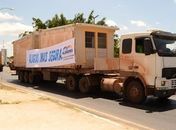 s estruturas pré-moldadas do novo presidio de Craibas chegando a cidade