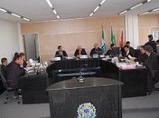 Desembargador pede vista de processo e julgamento de Célia é adiado