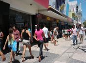 Arapiraquenses vão as compras de última hora e lotam o comércio