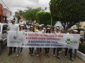 Manifestação contra violência lembra morte de dona de casa assassinada em Limoeiro