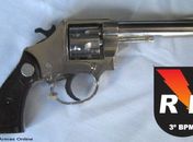 Rádiopatrulha prende homem com arma de fogo no bairro São Luiz