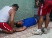 Instalador de internet recebe descarga elétrica, fica pendurado, mas passa bem