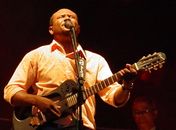 Igreja Santa de Jesus Cristo de Arapiraca comemora 25 anos com show do cantor Lázaro