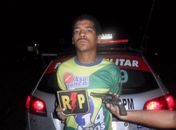 Jovem de 19 anos é preso com arma de fogo na comunidade Quati