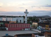 Clínica odontológica é assaltada e funcionária é feita refém e trancada no banheiro