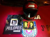 PM recupera moto roubada e captura assaltantes em Arapiraca