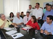 Uneal tem prioridade na realização de concurso para professor, diz governador