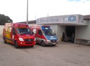 Carga de postes invade cabine e mata caminhoneiro na BR 101 em São Sebastião