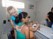 Voluntários norte-americanos visitam comunidade indígena em São Sebastião