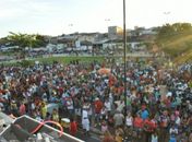 Parada do orgulho gay reúne mais de 40 mil participantes em Arapiraca