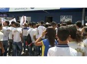 Alunos de escolas públicas fazem protesto e pedem mais segurança
