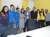 Após viagem à Índia, estudantes agradecem apoio de prefeito e vereadores