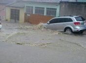 Chuva atinge vários bairros da cidade