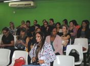 Servidores da Saúde pedem que prefeita Célia Rocha coloque em dia o salário de abril