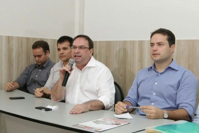 Renan Filho e Luciano Barbosa concedem entrevista coletiva em Arapiraca
