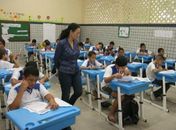 Governo convoca 370 monitores para escolas do Estado