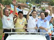 Renan, Luciano e Collor realizam megacarreata no Agreste