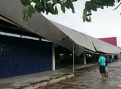 Parte da cobertura metálica do Terminal Rodoviário desaba durante forte temporal