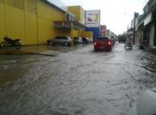 Chuva forte provoca transtornos e deixa várias ruas de Arapiraca alagadas