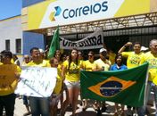 Arapiraquenses saem às ruas em protesto por um Brasil melhor