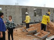Célia visita canteiros de oito obras em Arapiraca