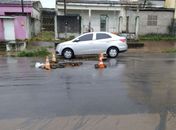 Chuva e vazamento em tubulação provocam cratera na avenida Petrônio Portela