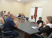 Célia recebe moradores e garante mais obras em Canafístula