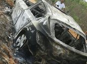 Veículo é abandonado e incendiado em estrada vicinal na Lagoa do Rancho