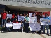 Aprovados em concurso público cobram nomeação