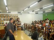 Em protesto por salários atrasados professores ocupam Legislativo de Arapiraca 