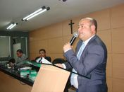 "Prefeitura está deixando os vereadores de fora ao divulgar obras", denuncia Léo Saturnino