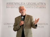 Sumidade no assunto, o professor pós-doutor e psicólogo José Raimundo Facion vem direto de Curitiba