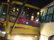 Ônibus com universitários de Campo Alegre se envolve em acidente no Centro de Arapiraca