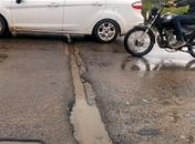 Olho D’água dos Cazuzinhas: Valas pluviais cortam avenida e irritam motoristas
