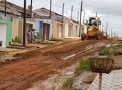 Prefeitura faz serviços de terraplanagem no Nilo Coelho e drenagem na Primavera