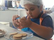 Espaço Trate promove oficina gastronômica com crianças autistas