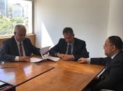 Rogério Teófilo assina convênio com Fundação Getúlio Vargas