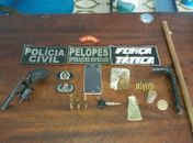 Homem é preso e quatro menores são apreendidos com arma e drogas em Lagoa da Canoa