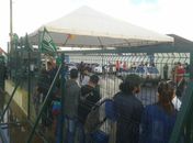 Servidores da Educação em greve acampam em frente à Prefeitura de Arapiraca