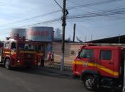 Incêndio destrói mercadinho durante a madrugada em Arapiraca