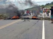 Protesto em frente a Usina Porto Rico deixa trânsito parado na AL 220