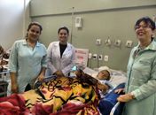 Pacientes do HE do Agreste ganham livros e jogos educativos