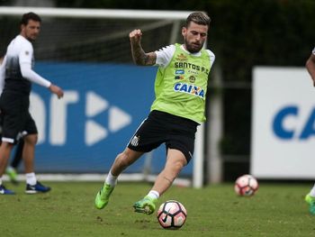 Lucas Lima tem contrato com o Santos até 30 de dezembro (Foto: Ivan Storti/Santos FC)