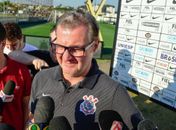 Médico Julio Stancati foi o portador da má notícia no Corinthians (foto: Fernando Dantas/Gazeta Press)