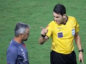 Vasco estuda reclamação formal contra arbitragem na CBF: 'Não é só o VAR'
