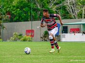 Revelação do Santa Cruz e com dupla cidadania, zagueiro Ítalo Aguiar entra no radar do futebol europeu
