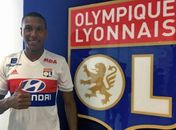 Lyon contrata zagueiro Marcelo, ex-Santos, por R$ 25 milhões